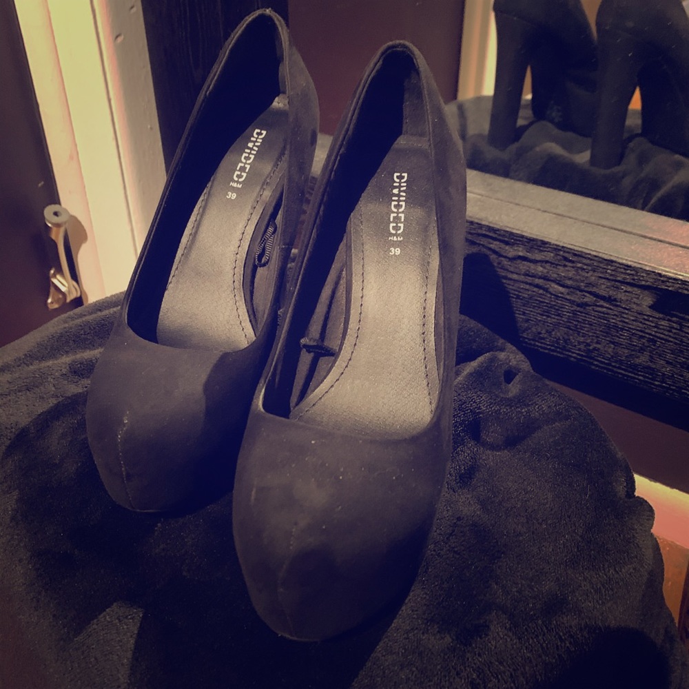 Black Platform High Heeled Pump Shoes